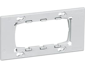 Lauritz Knudsen FUGA CE60 adapterramme i lysegrå, designet til 1x2 modul og europadåser.