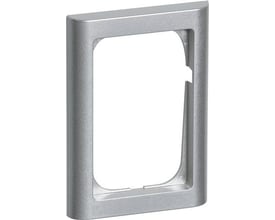 LK FUGA Softline 63 ramme, 1½ modul i stålmetallic med afrundede kanter, vist forfra på hvid baggrund.