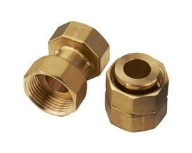 Nærbillede af Roth koblingssæt i messing, viser detaljer på gevind og omløber til samling af fordelerør.