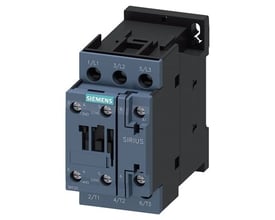 Siemens Sirius 3RT2026 kontaktor med 3 poler, 11kW, 24V AC spole og skrueterminaler.
