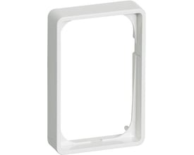 Hvid LK FUGA Baseline 50 forhøjet ramme i 1½ modul bredde med 14 mm dybde, vist forfra på hvid baggrund.