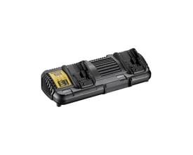 DeWalt DCB132 dobbelt oplader til 10.8V, 12V, 18V XR og 54V XR FLEXVOLT batterier i sort plast med gule mærkater.