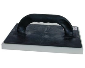 Pudsebræt 180 x 240 x 20 mm med sort håndtag og hvid skumbelægning, ideelt til finpuds.