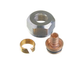 Roth fordelertilkobling 20 mm x 3/4" i rødgods vist demontert med mutter, skjærering og støttehylse.