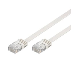 DELTACO U/UTP Cat6 fladt patchkabel på 5 meter i hvid, med guldplaterede RJ45-stik og klar kabelkappe.