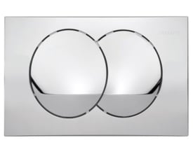 Geberit Nordica trykplade i blankforkromet plast, 245 x 165 mm, med to cirkulære skylleknapper og logo i øverste højre hjørne.
