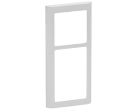 Lauritz Knudsen FUGA Soft 63 designramme i lysegrå, 2½ modul bredde med bløde afrundede kanter.