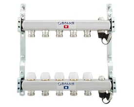 Salus GVM gulvvarmefordeler i rustfrit stål med 8 kredse og manuel afbalancering. Fordeleren er monteret på vægbeslag.