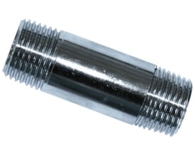 Isiflo forkromet messing nippelrør 30 mm med ½" udvendigt gevind i begge ender, viser den blanke overflade og gevind.