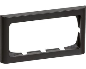 Lauritz Knudsen LK FUGA Softline 63 ramme i koksgrå, 1x2 modul, vist fra siden med fokus på den bløde afrundede kant.