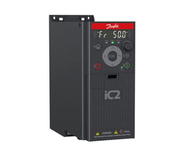 Danfoss VLT HVAC Basic frekvensomformer med 3 kW, 400V og 3-faset drift, med tydeligt display og kontrolknapper.