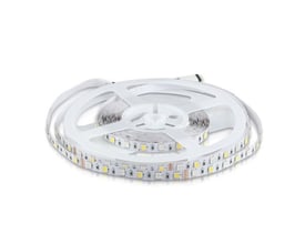 V-Tac 12V RGB+W LED-strip rullet op på en hvid spole, der viser de individuelle LED'er med hvidt lys.