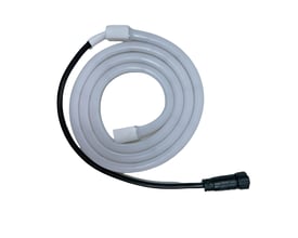 LEDlife Neon Sauna LED-stripe på 5 meter, opprullet med hvitt fleksibelt lysrør og svart tilkoblingskabel.