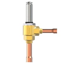 Danfoss AKV 10P7 elektrisk ekspansionsventil med 1/2" tilgang og 5/8" afgang i messing og kobber på hvid baggrund.