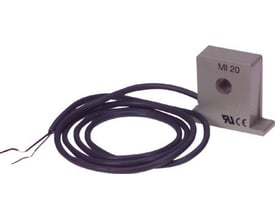 Carlo Gavazzi A82-20-50 strømmåletrafo med sort kabel, primær 0-50A og sekundær 0-20mA.