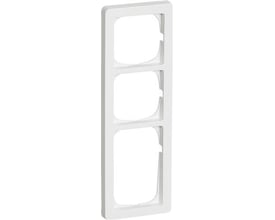 LK FUGA Baseline 63 ramme i hvid, 3½ modul høj og 1 modul bred, med plads til tre indsætser.