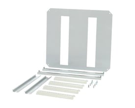 Fibox DIN-ramme sæt til 400x400 mm installationer, med to rækker af 17 moduler, komplet med monteringsdele og skruer på hvid baggrund.