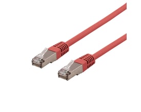 Deltaco U/STP Cat6a patchkabel på 0,3 meter i rød farve, vist med stik i begge ender mod hvid baggrund.