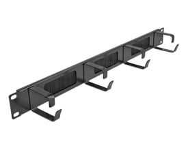 DIGITUS Professional 1U 19" sort kabelstyringsliste med børstestrimmel og fire sorte kabelholdere på hvid baggrund.