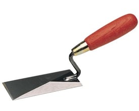 Eskimo zieklingeske 145 mm, specialhærdet stålblad med rustbeskyttende lak og rødt ergonomisk bøgetræshåndtag.