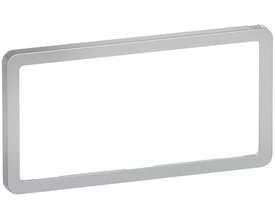 Lauritz Knudsen LK FUGA Slim designramme, 1x2 modul, uden midtersprosse i sølvmetal på hvid baggrund.