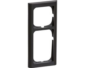 Lauritz Knudsen LK FUGA Softline 63 ramme til 2½ modul i koksgrå, med afrundede kanter og plads til en 1 og en 1½ modul indsats.