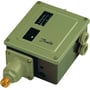 Danfoss RT113 pressostat med et indstillingsområde på 0-0,3 bar og 3/8" gevindtilslutning, vist med grønlig kappe.
