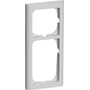 Lauritz Knudsen LK FUGA Softline 63 ramme i lysegrå, 2½ modul, som viser de afrundede kanter og plads til to indsatser.