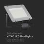 V-TAC-koblingsboks IP68 koblet til en LED-flomlyskaster i en illustrasjon av en mulig kabeltilkobling.
