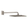 Vinklet sidebillede af Grohe Rainshower Mono 310x310mm hovedbruser og 422mm brusearm i børstet stål, der viser strålehovedets dimensioner og funktioner.