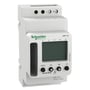 Schneider Electric IHP 1C digitalt koblingsur sett mer forfra, med display, knapper og tilkoblingshull øverst.