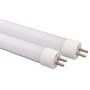 LEDlife T5-115 EXT LED-rør sett på skrå, med de hvite endestykkene og metallstiftene tydelig synlige.